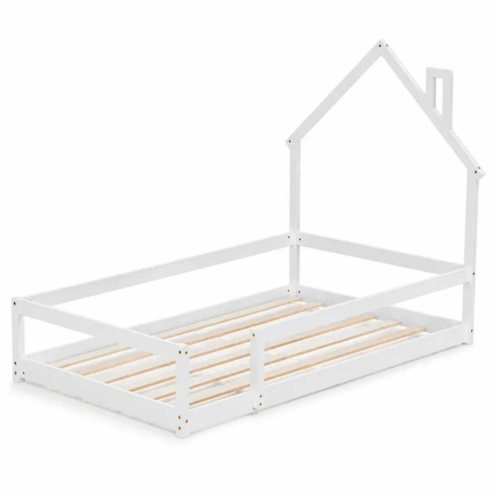 Cama infantil de madera con dise?o de casa